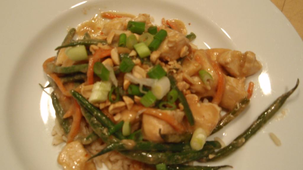 Chicken and Green Beans in Spicy Peanut Sauce! Recipe