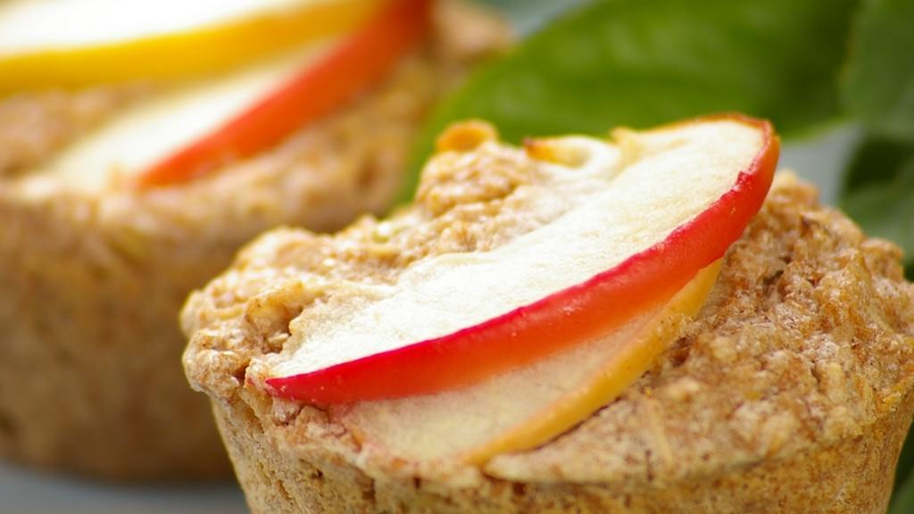 Healthy Low Fat Apple and Oatmeal Muffins created by Thorsten