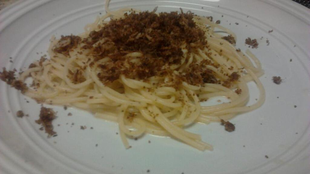 Pasta With Garlic Oil and Toasted Bread Crumbs Recipe