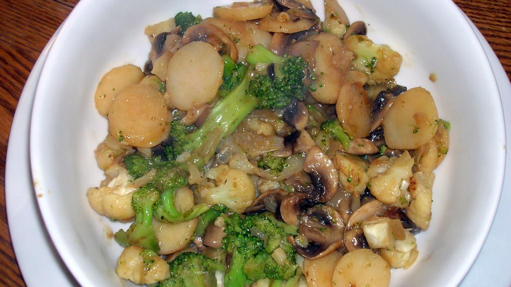 Stir-Fried Mushrooms and Broccoli created by morgainegeiser