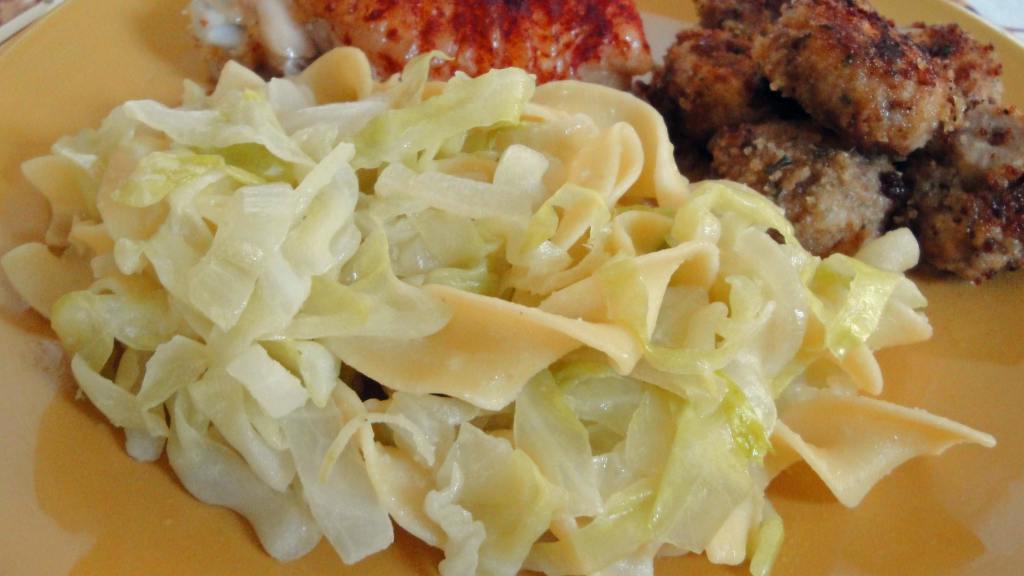 Noodles, Cabbage and Onions Halushki Recipe