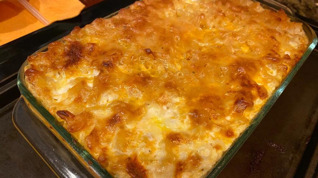 The Easiest Baked Macaroni & Cheese created by jason.alcant