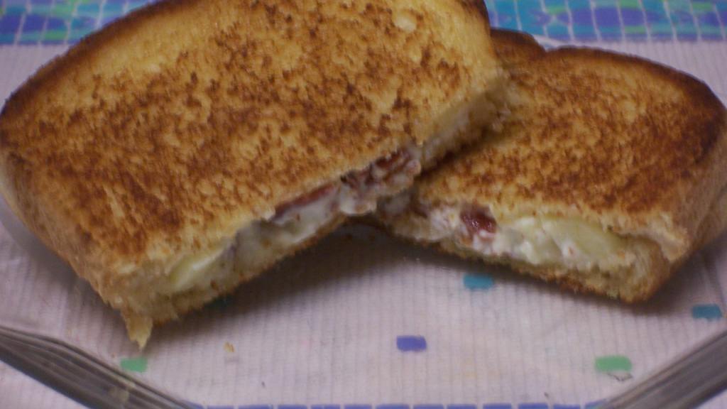 Grilled Apple, Cream Cheese, and Bacon Sandwiches Recipe