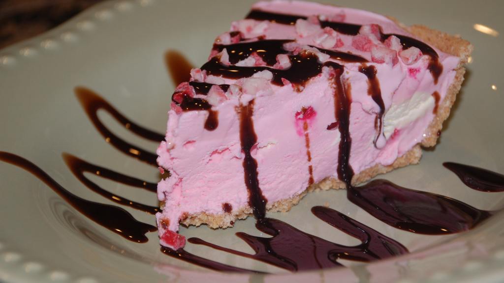 Easy Peppermint Ice Cream Pie created by Mommy Diva