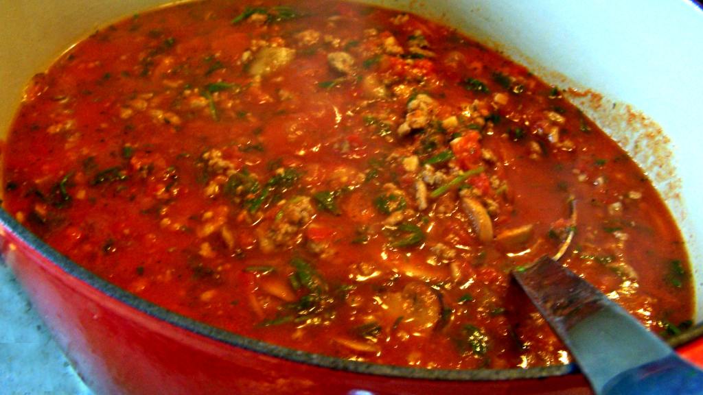 Low Calorie and Fat Tomato Meat Sauce With Mushrooms and Arugula Recipe