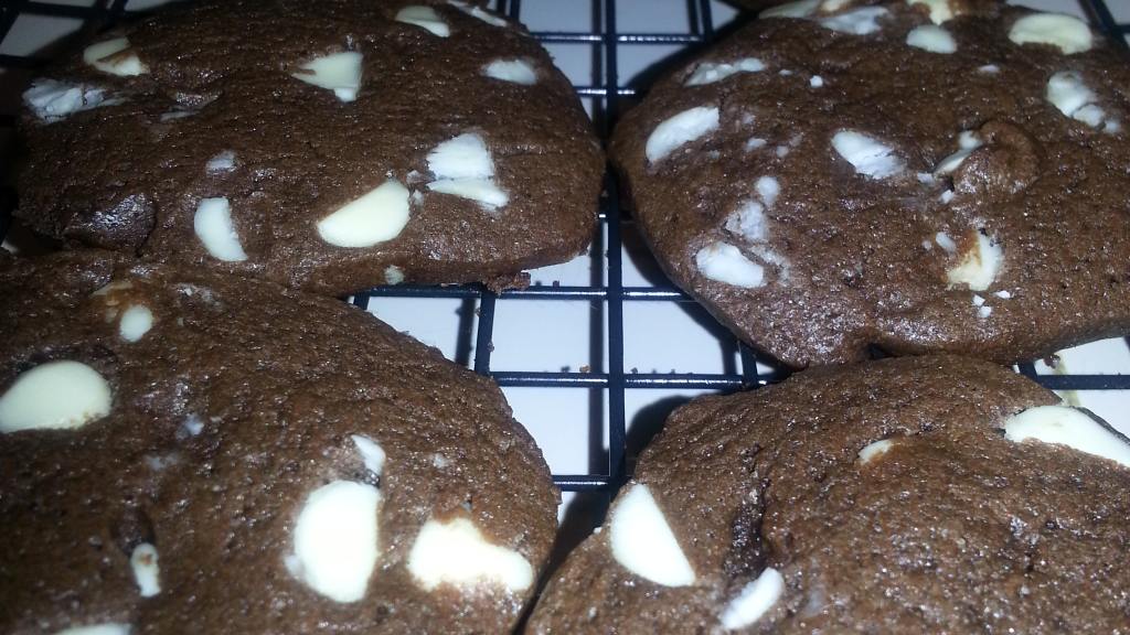 White Chip Chocolate Cookies (Toll House) created by Keilty