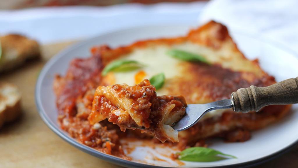 Slow Cooker Cheesy Lasagna With Sausage and Beef Recipe
