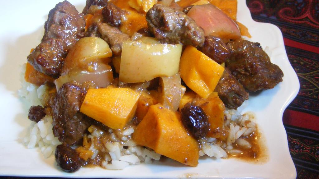 Beef Curry With Apples and Raisins Recipe