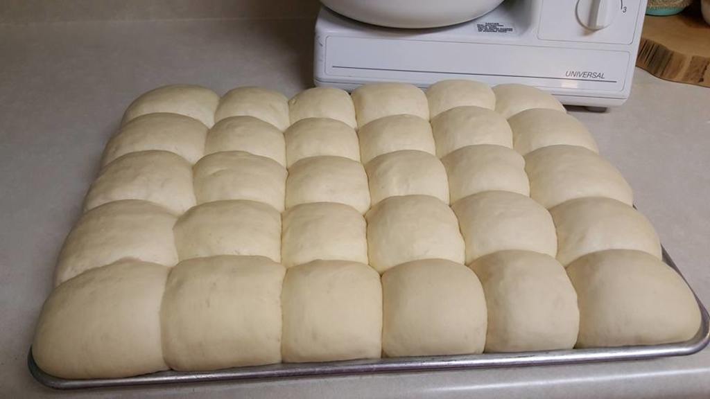 60 Minute Dinner Rolls created by Cari L.