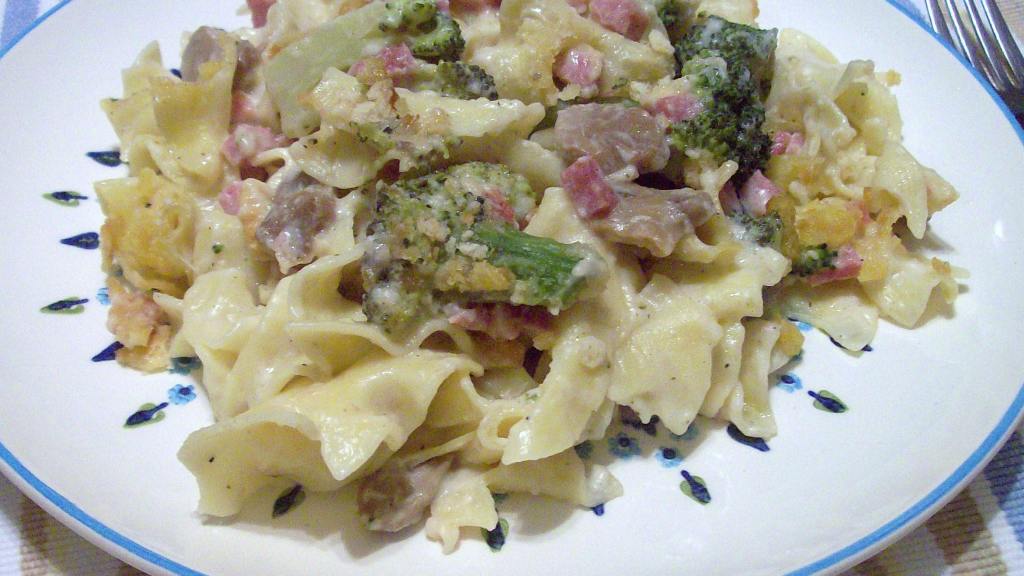 Rich and Cheesy Ham and Asparagus Noodle Casserole Recipe
