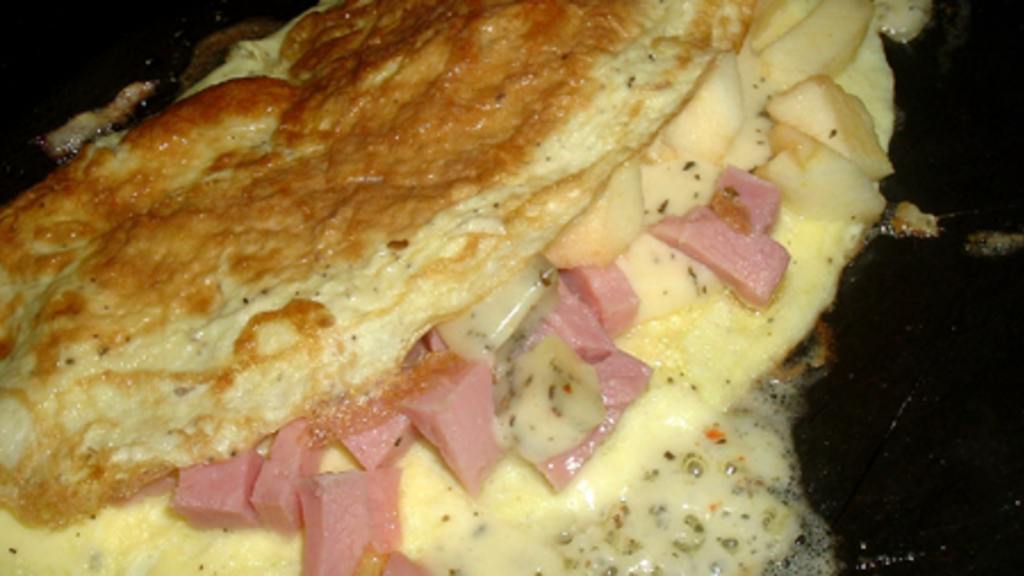 Ham, Apple, and Cheese Omelet Recipe