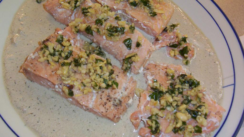 Salmon With Basil Champagne Cream Sauce created by WiGal