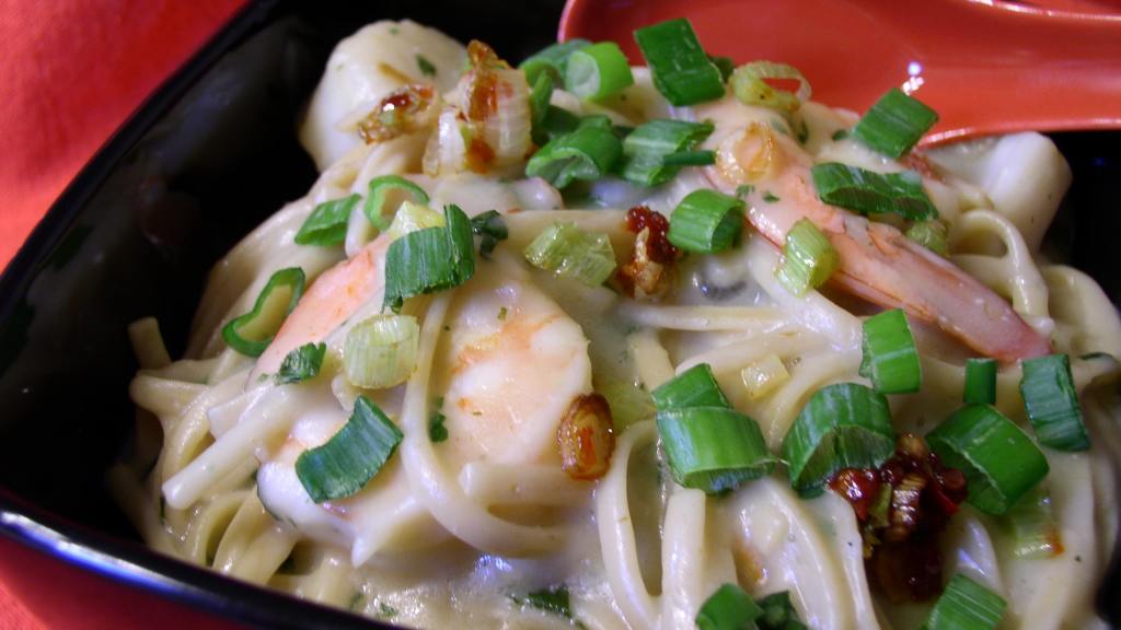 Linguine With Scallops and Shrimp in Thai Green Curry Sauce created by Bayhill