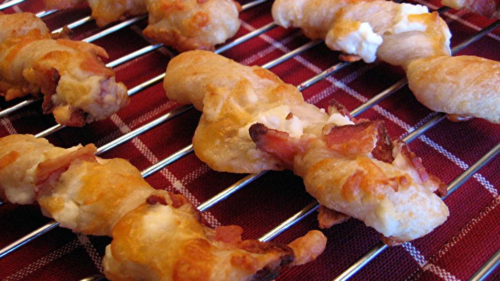 Bacon Cream Cheese Breadsticks Recipe