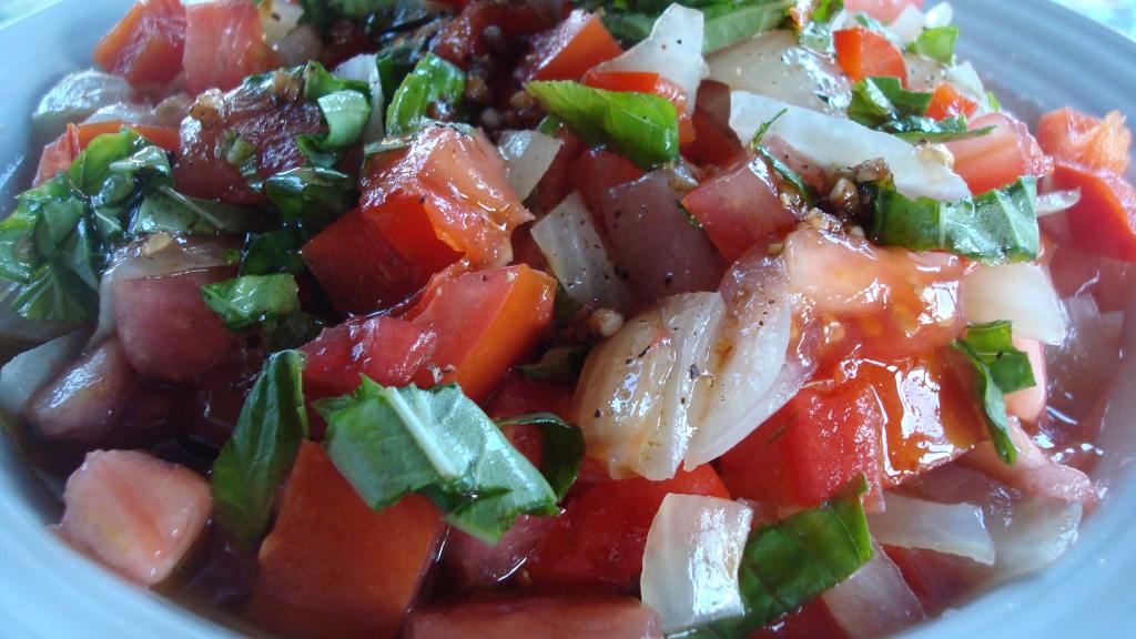 Grilled Red Pepper, Sweet Onion, and Tomato Salad Recipe