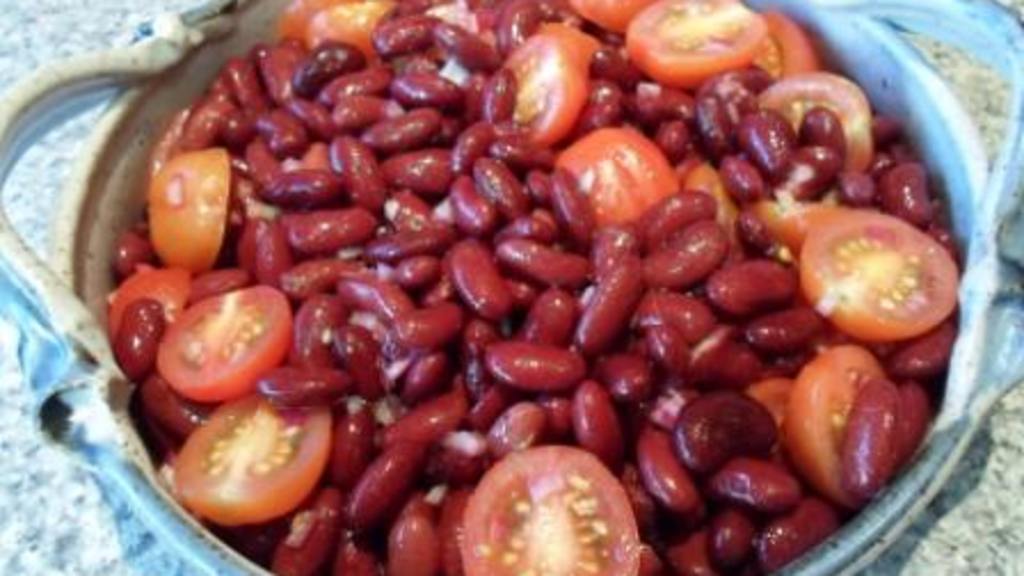 Kidney Bean, Tomato & Red Onion Salad Recipe