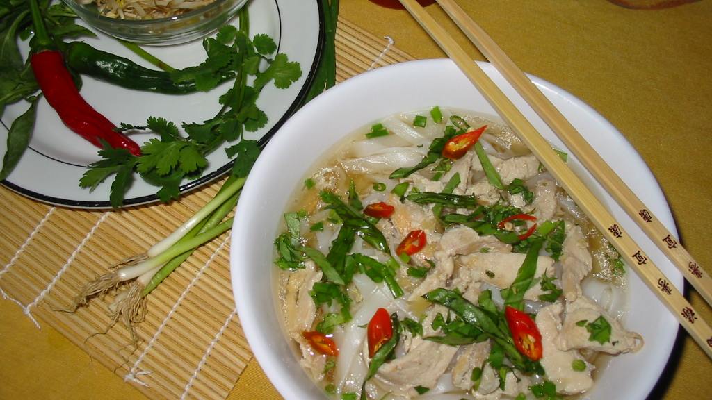 Cheat n' Eat Vietnamese Chicken Soup Recipe - Food.com