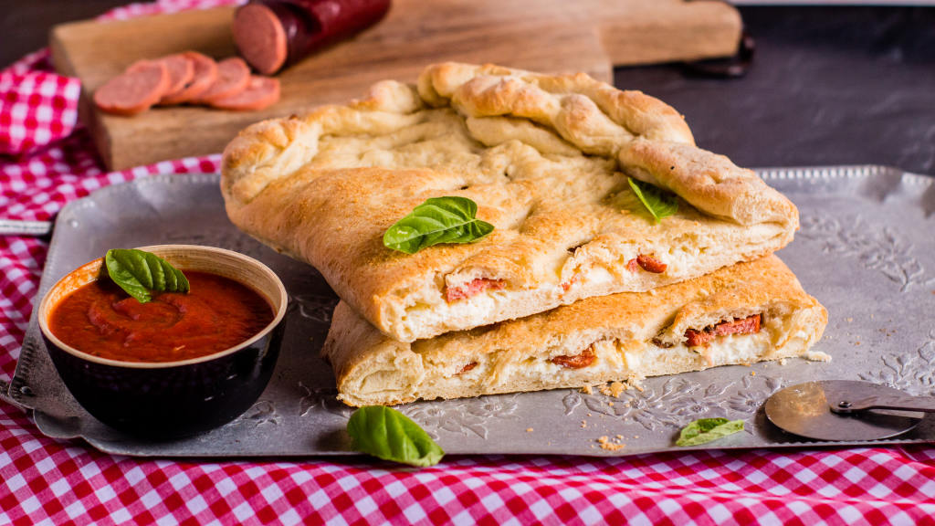 Sausage and Pepperoni Cheese Stuffed Calzone Recipe - Food.com