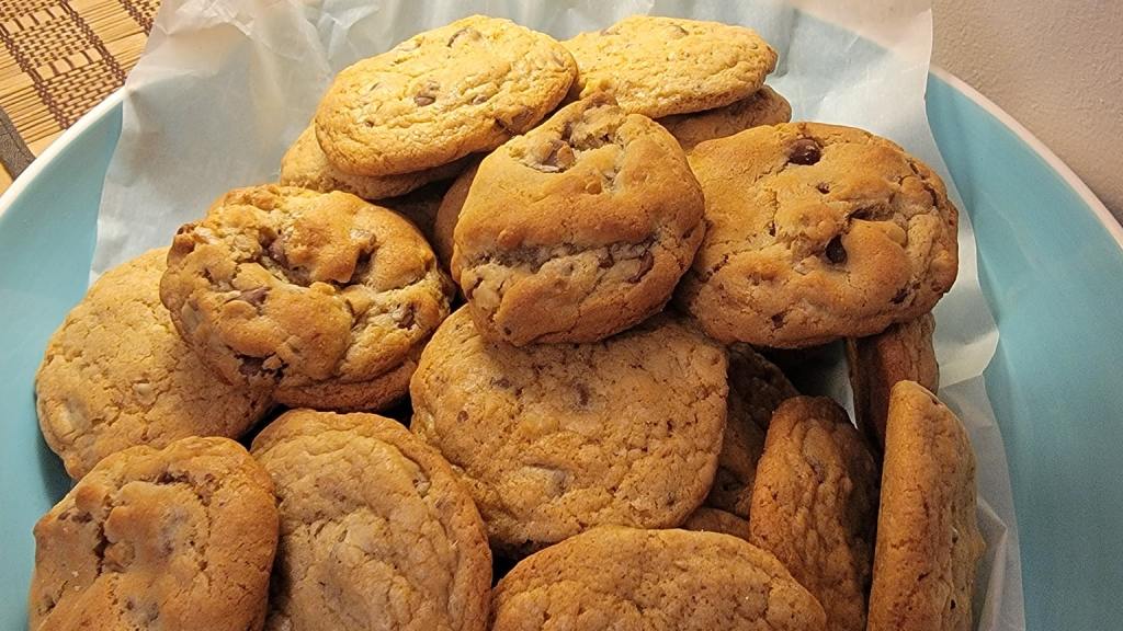 Nestle Toll House Chocolate Chip Cookies (High Altitude) Recipe