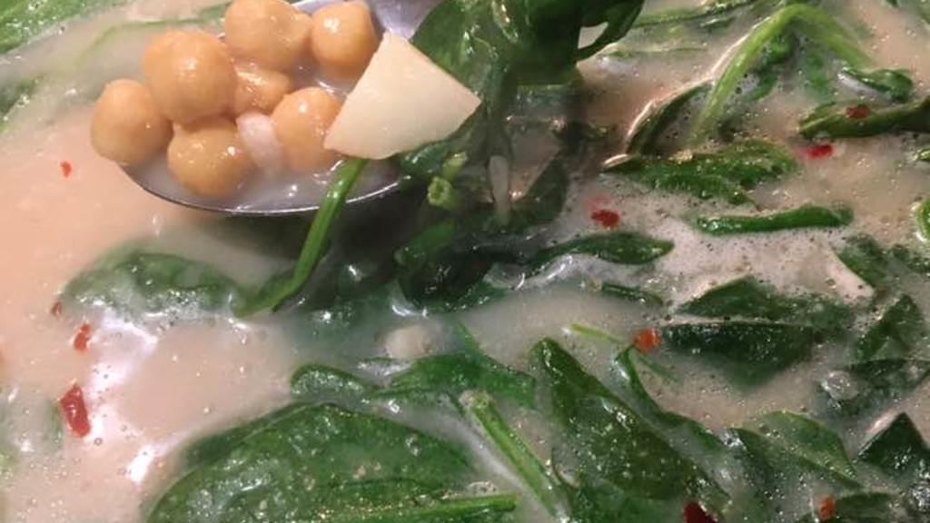 Garlic, Chickpea & Spinach Soup Recipe