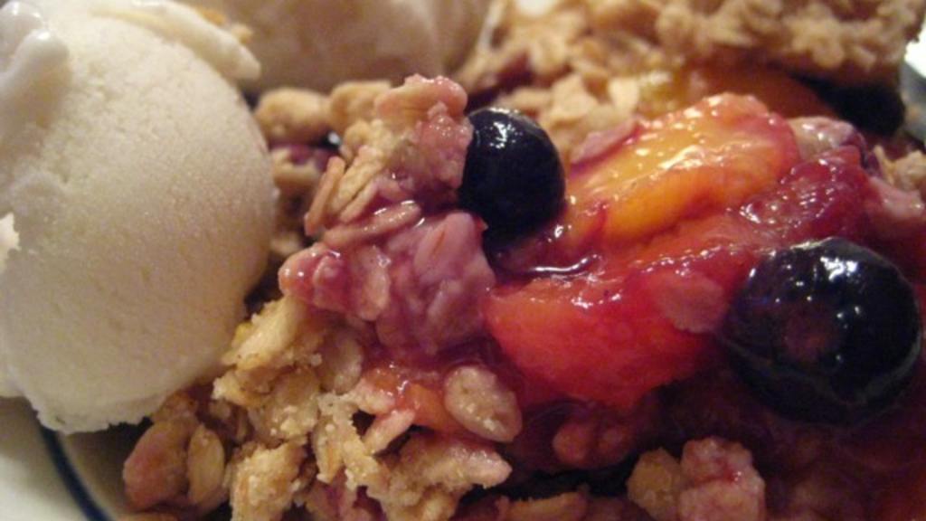 Vegan Blueberry Peach Crumble created by tendollarwine