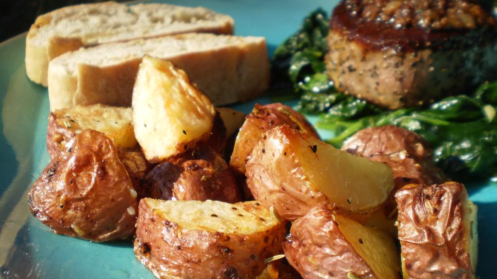 Oven Roasted Potatoes With Garlic and Rosemary Recipe