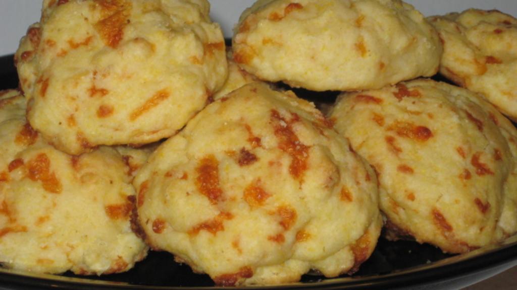 Cornmeal Cheddar Biscuits Recipe