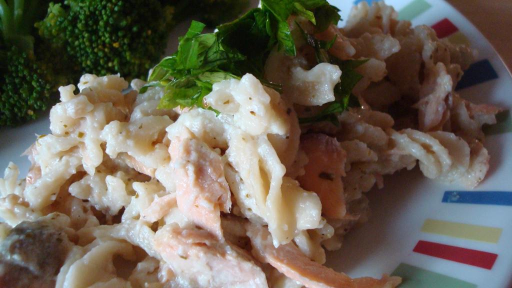 No-Guilt Creamy Salmon and Pasta created by Starrynews