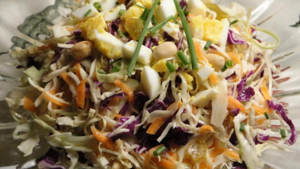 Coleslaw With Peanuts and Raisins Recipe