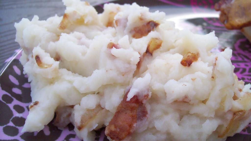 Creamy Bacon and Onion Mashed Potatoes Recipe
