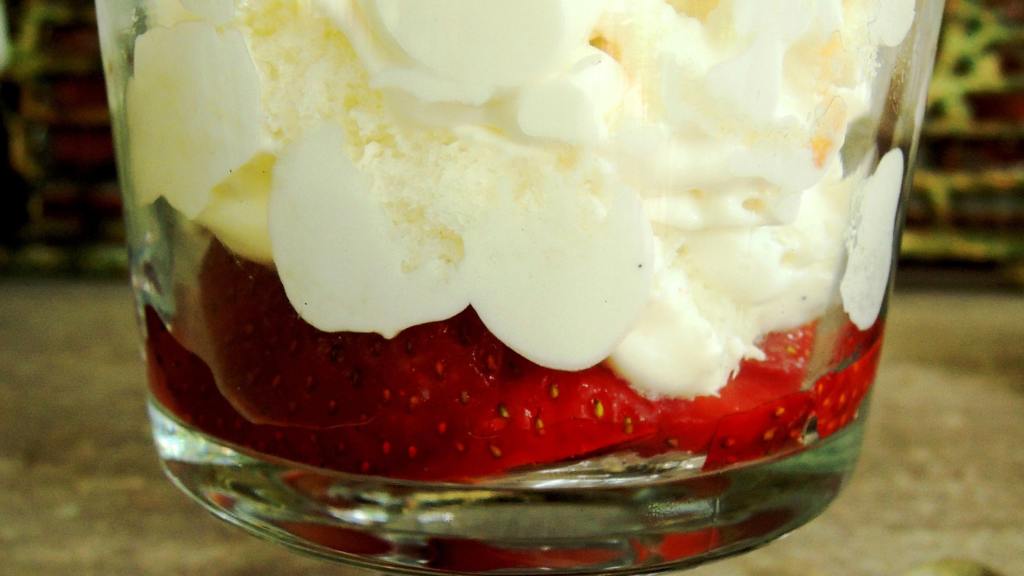 Amaretto Strawberry Trifle Recipe - Food.com