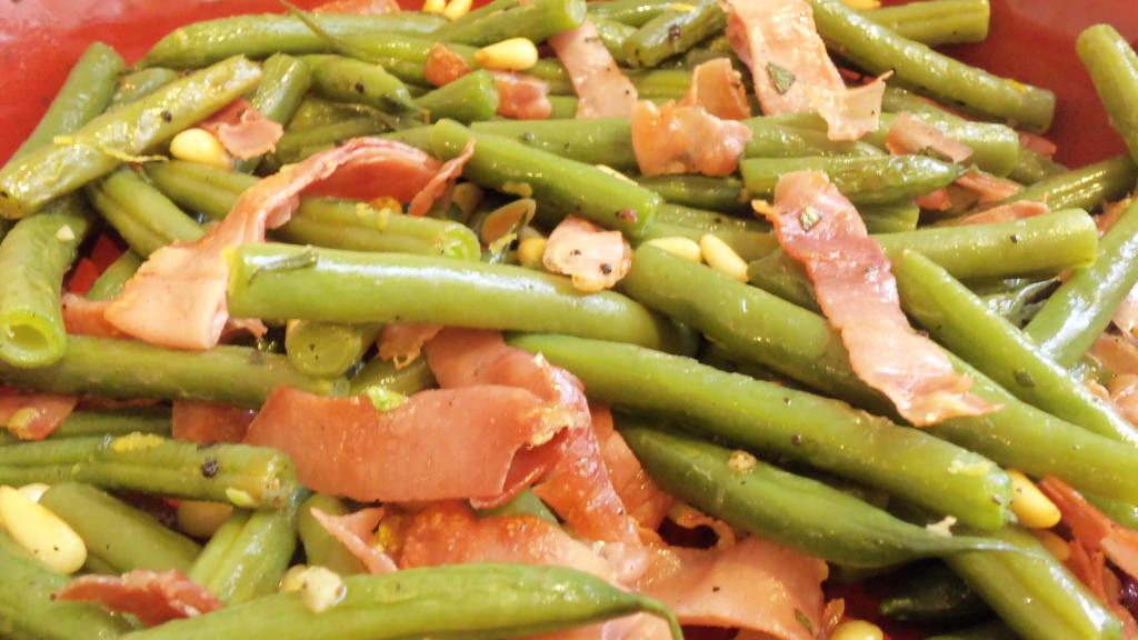 Sizzled Green Beans With Crispy Prosciutto and Pine Nuts Recipe