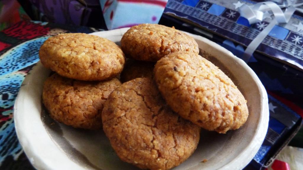 Almond Chickpea Flour Cookies Recipe