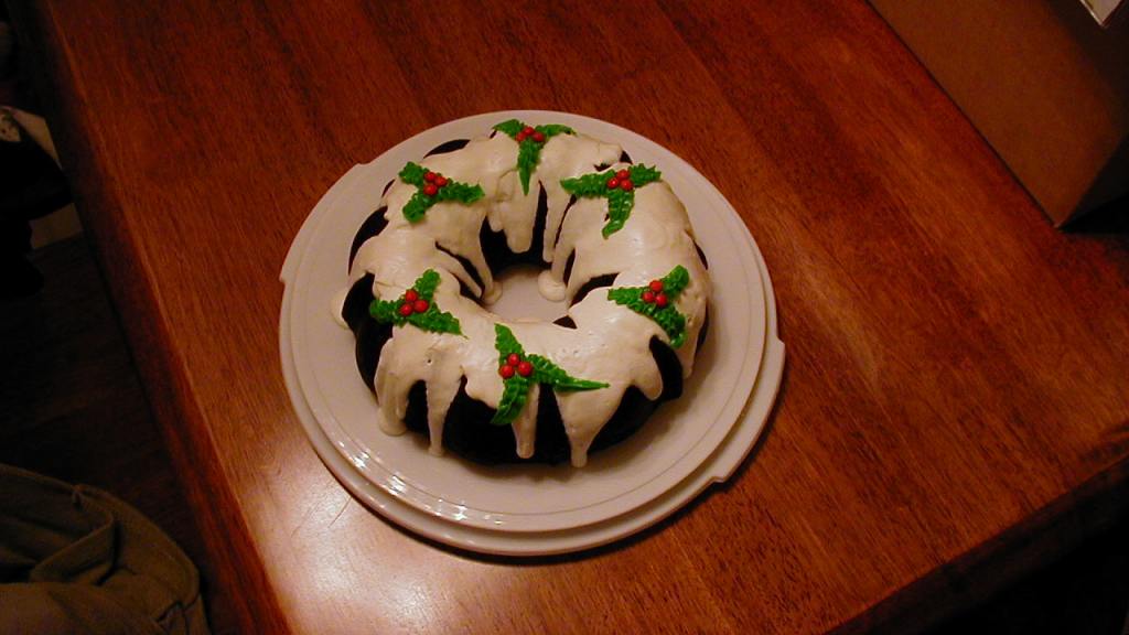 Easy Christmas Holly Bundt Cake Recipe