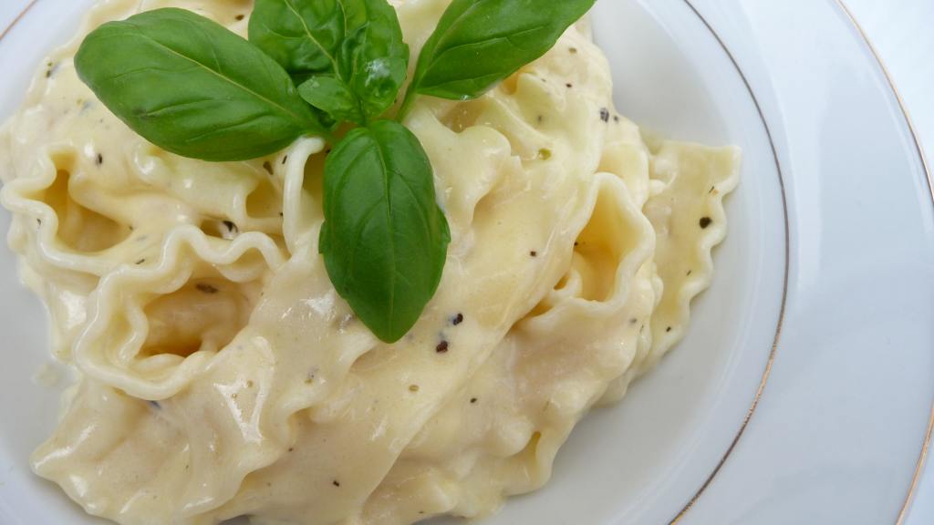 Best Ever Alfredo Sauce created by Tea Jenny