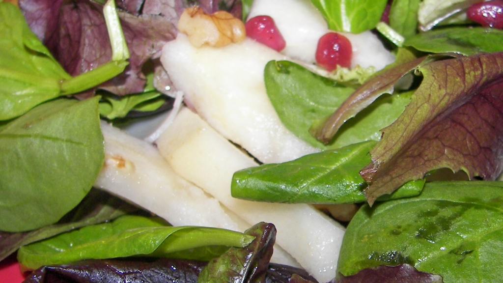 Spinach and Pear Salad With Pomegranate Dressing created by Baby Kato