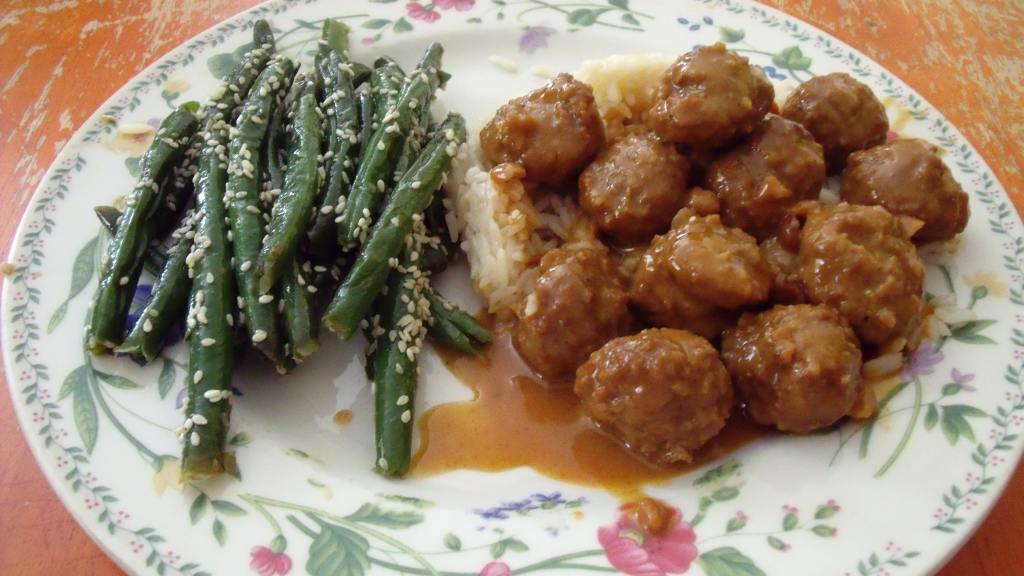 Meatballs in Peanut Chile Sauce Recipe