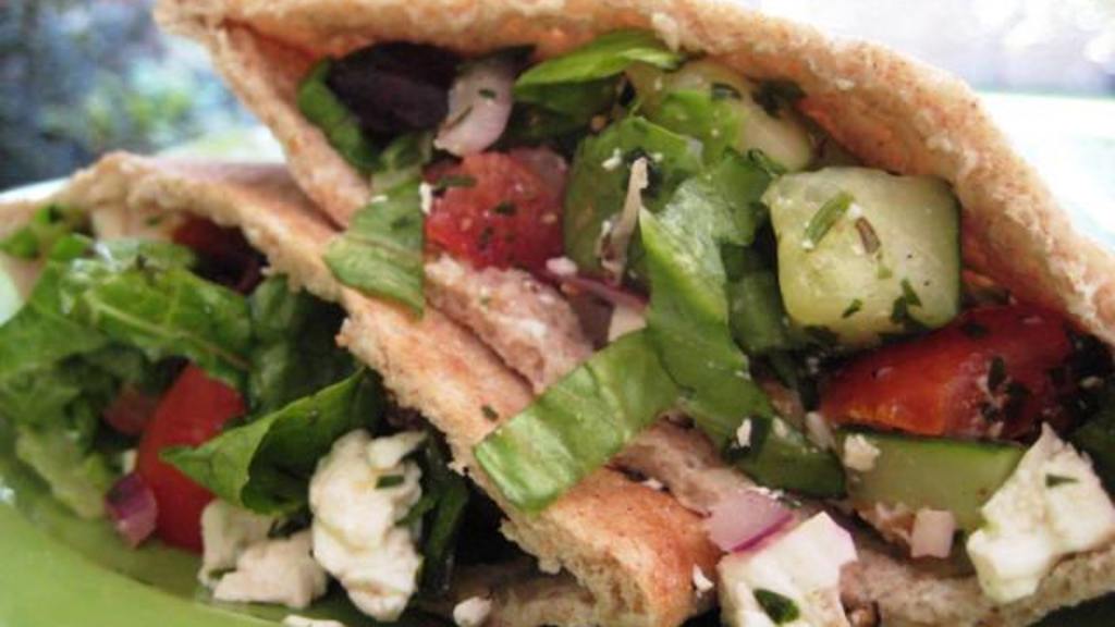 Greek Salad Pita Sandwich Recipe