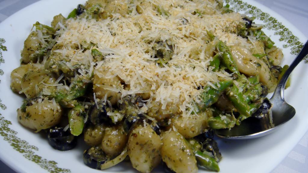 Gnocchi With Asparagus & Olives in a Creamy Pesto Sauce Recipe