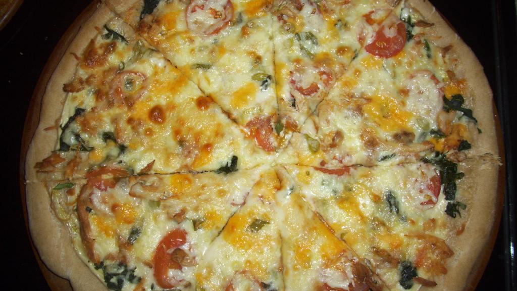 Spinach, Alfredo, Chicken & Tomato Pizza Recipe