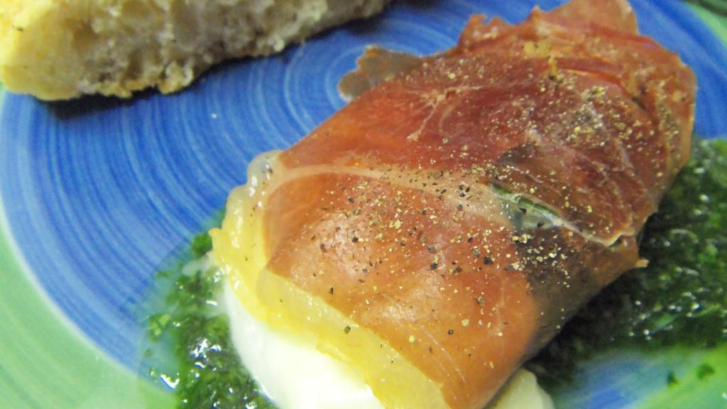 Baked Mozzarella Wrapped in Prosciutto Recipe