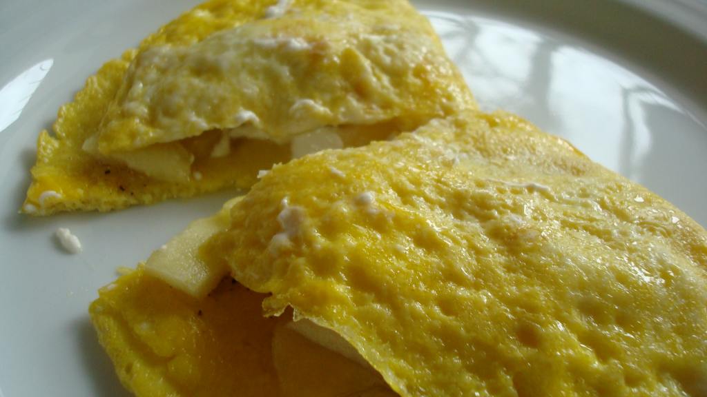 Apple, Amaretto, Cream Cheese Omelet for Two Recipe