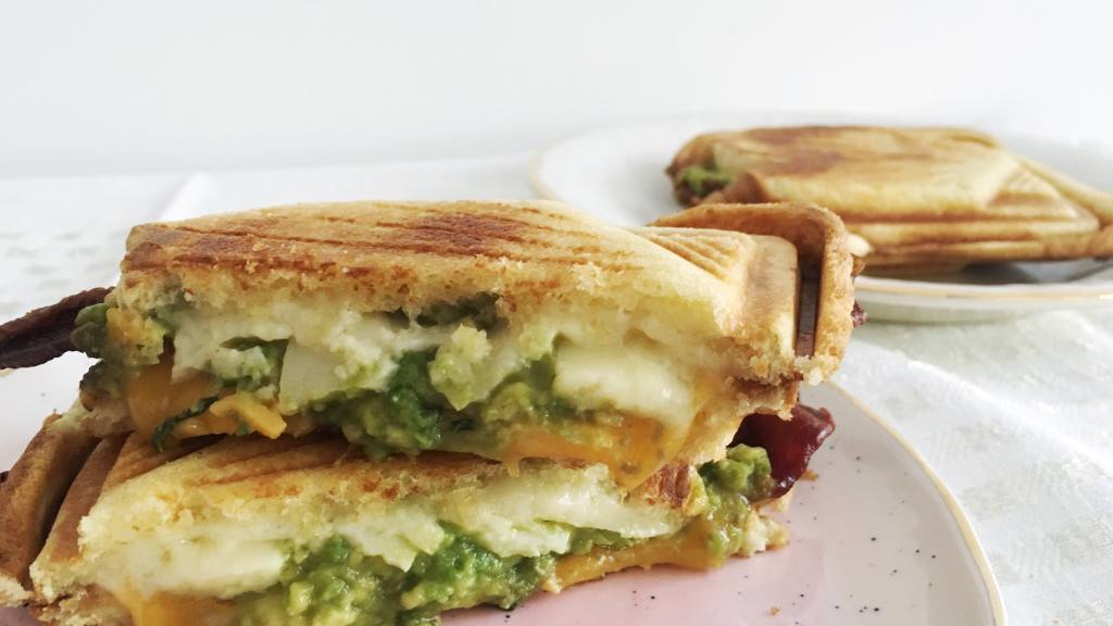 Bacon Guacamole Grilled Cheese Sandwich Recipe