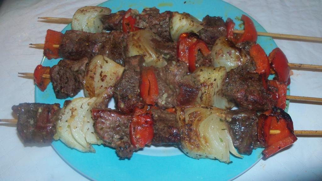 Beef Kabobs With Red Bell Pepper and Sweet Onion Recipe