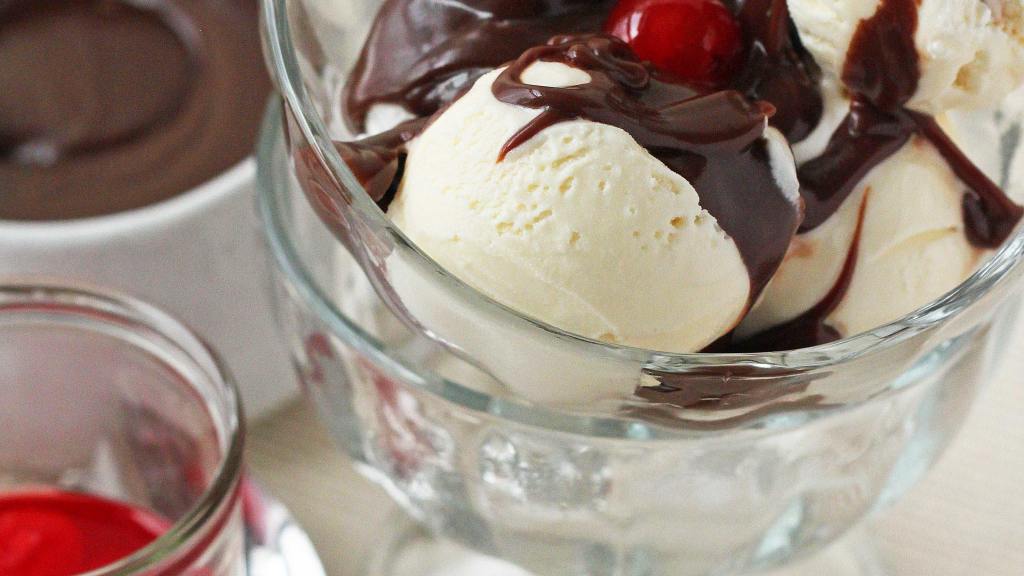 10 Minute Chocolate Fudge Topping Recipe