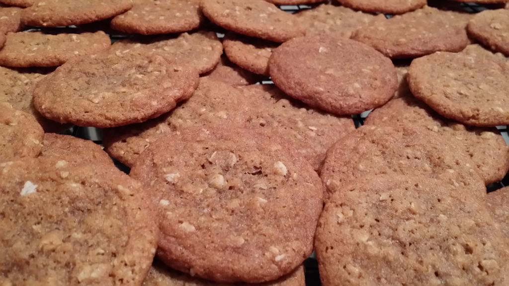 Crisp & Chewy Molasses Cookies Recipe