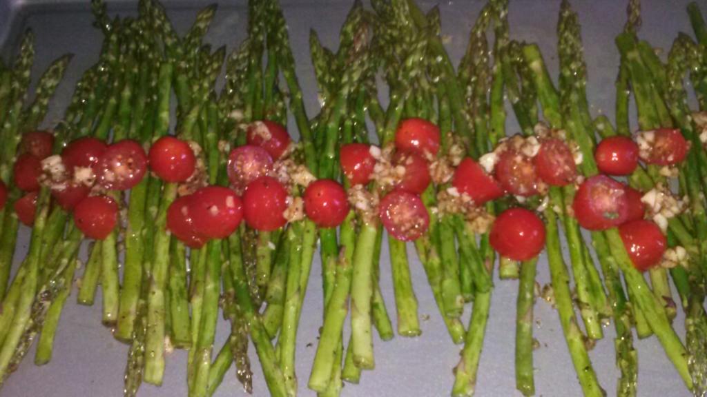 Garlic Roasted Asparagus and Cherry Tomatoes Recipe