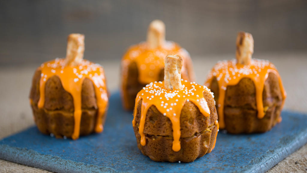 Pumpkin Cookie Butter Bundt Cakes Recipe