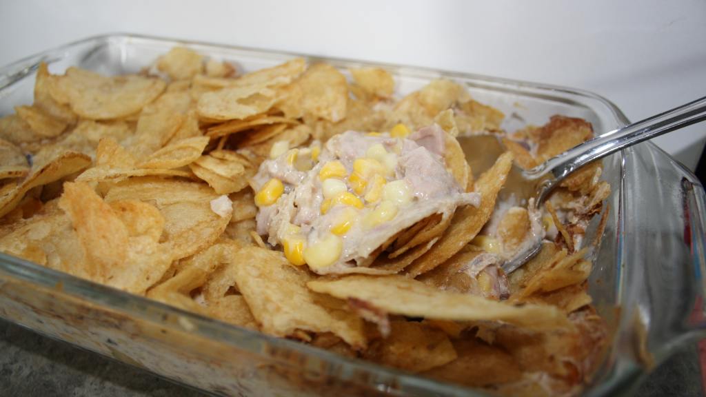 Mom's Potato Chip Tuna Casserole Recipe