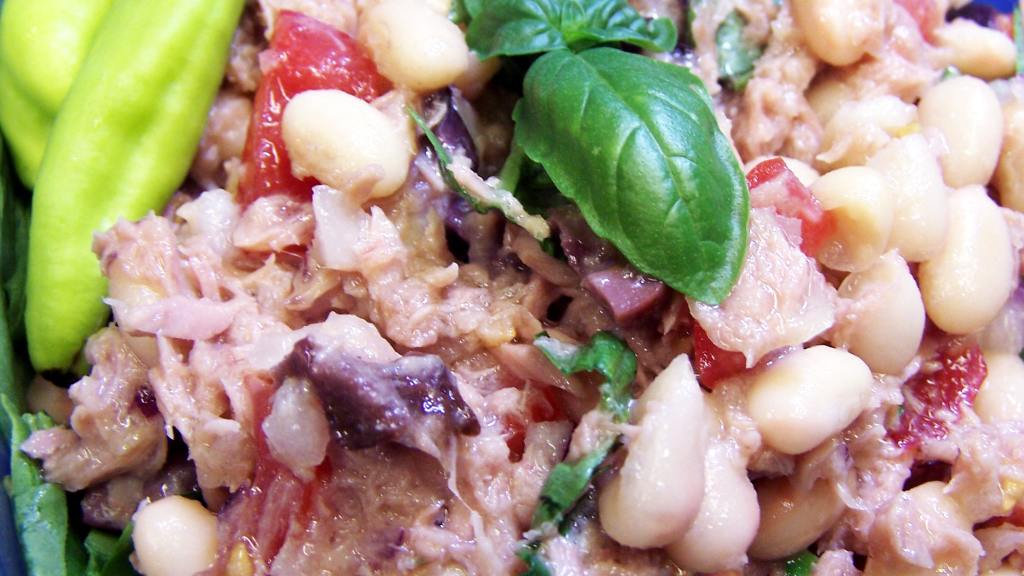 White Bean and Tuna Salad created by PaulaG